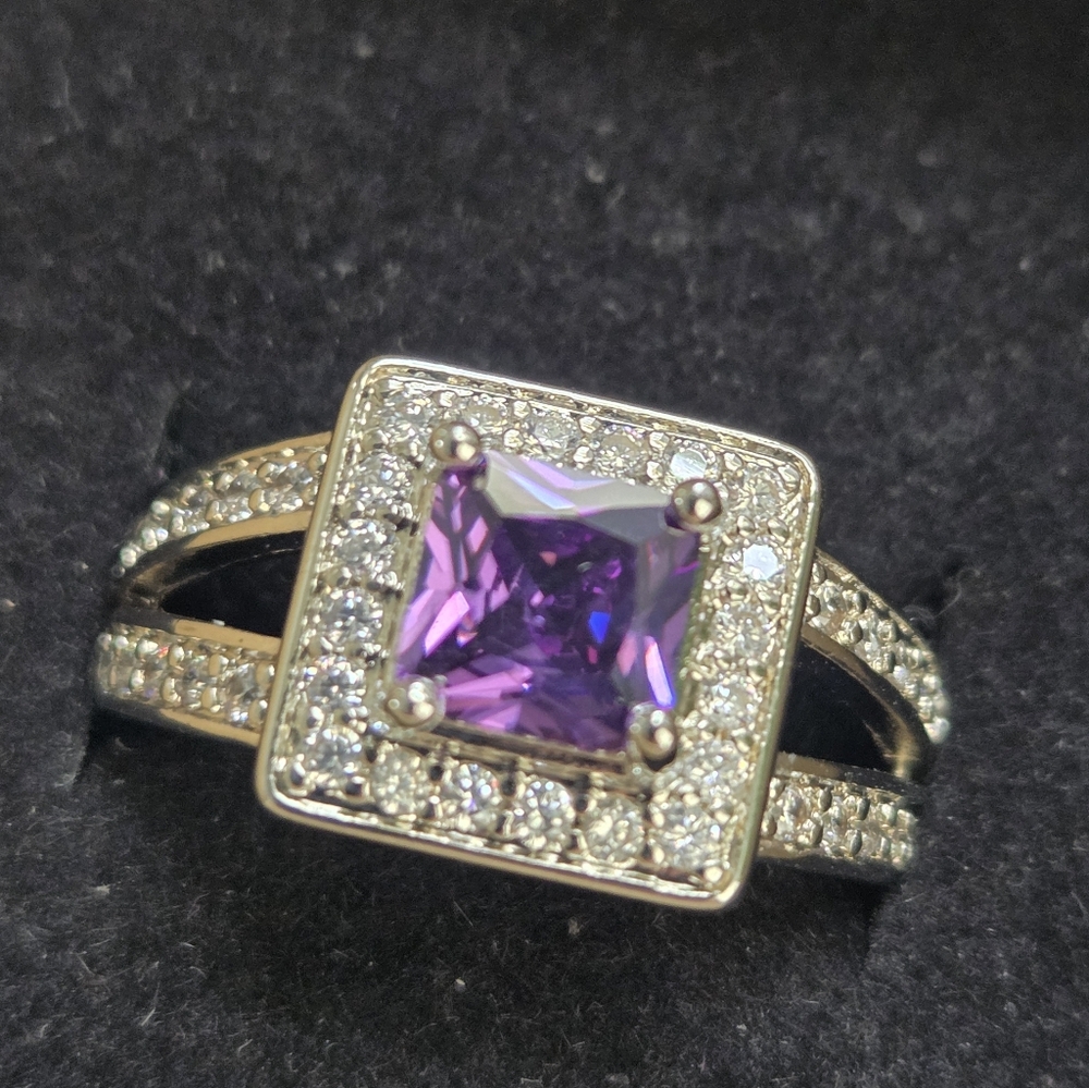 🎀Silver 925 and Purple Faux Gemstone Ring🎀 - Picture 7 of 9